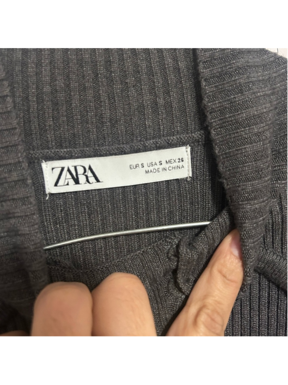 Zara Charcoal Gray Ribbed Cutout Button-Front Top
#52 - Picture 3 of 5